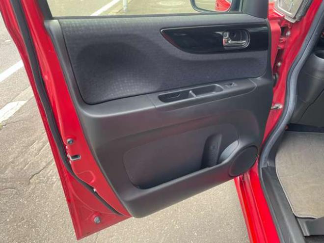 N-BOXカスタムG ターボ Lパッケージ 2トーンカラースタイル 4WD　1年保証/Bluetooth/ナビ・フルセグTV/バックカメラ/フルベッドキット/エンジンスターター/ETC/前後ドラレコ/キー2本/両側パワースライドドア/ハーフレザーシート/2トーンカラー/車検整備2年付き/法定整備/修復歴無し 660