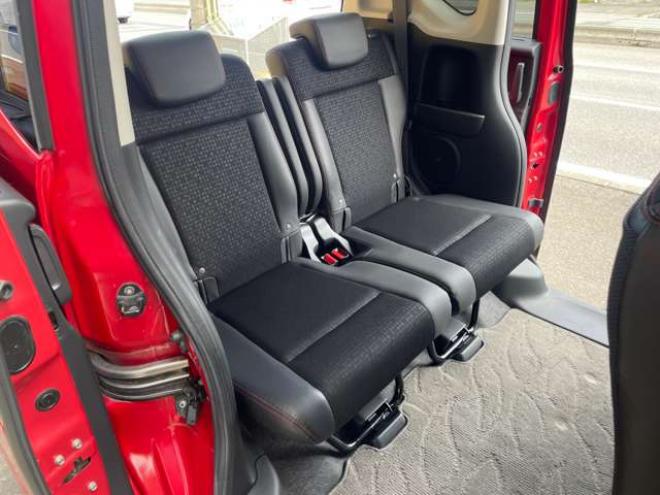 N-BOXカスタムG ターボ Lパッケージ 2トーンカラースタイル 4WD　1年保証/Bluetooth/ナビ・フルセグTV/バックカメラ/フルベッドキット/エンジンスターター/ETC/前後ドラレコ/キー2本/両側パワースライドドア/ハーフレザーシート/2トーンカラー/車検整備2年付き/法定整備/修復歴無し 660