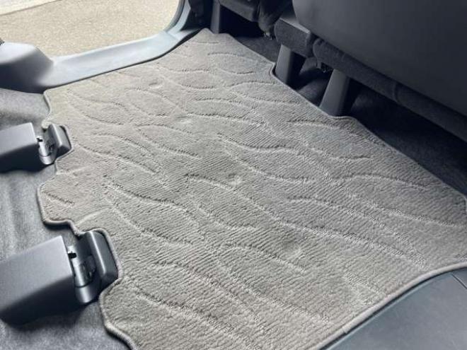 N-BOXカスタムG ターボ Lパッケージ 2トーンカラースタイル 4WD　1年保証/Bluetooth/ナビ・フルセグTV/バックカメラ/フルベッドキット/エンジンスターター/ETC/前後ドラレコ/キー2本/両側パワースライドドア/ハーフレザーシート/2トーンカラー/車検整備2年付き/法定整備/修復歴無し 660