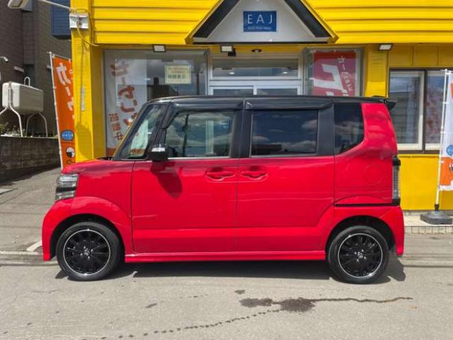 N-BOXカスタムG ターボ Lパッケージ 2トーンカラースタイル 4WD　1年保証/Bluetooth/ナビ・フルセグTV/バックカメラ/フルベッドキット/エンジンスターター/ETC/前後ドラレコ/キー2本/両側パワースライドドア/ハーフレザーシート/2トーンカラー/車検整備2年付き/法定整備/修復歴無し 660
