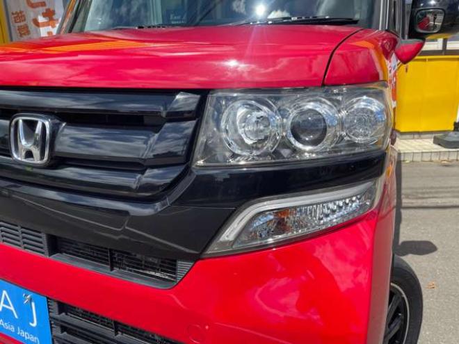 N-BOXカスタムG ターボ Lパッケージ 2トーンカラースタイル 4WD　1年保証/Bluetooth/ナビ・フルセグTV/バックカメラ/フルベッドキット/エンジンスターター/ETC/前後ドラレコ/キー2本/両側パワースライドドア/ハーフレザーシート/2トーンカラー/車検整備2年付き/法定整備/修復歴無し 660