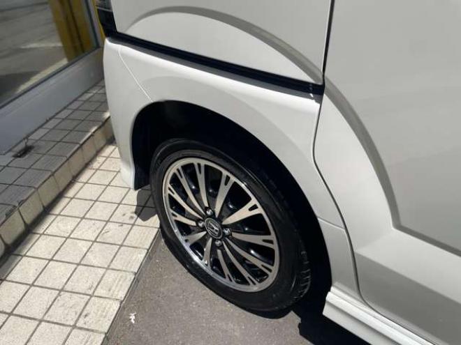 N-BOXカスタムG ターボSSパッケージ 4WD　後期型/Bluetooth/ナビ・フルセグTV/バックカメラ/両側パワスラ/ETC/エンスタ/ハーフレザーシート/純正15インチアルミホイール付き夏タイヤ装着/アルミホイール付き冬タイヤ付き/車検整備2年付/法定整備/修復歴無し 660