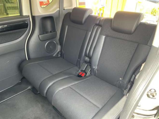N-BOXカスタムG ターボSSパッケージ 4WD　後期型/Bluetooth/ナビ・フルセグTV/バックカメラ/両側パワスラ/ETC/エンスタ/ハーフレザーシート/純正15インチアルミホイール付き夏タイヤ装着/アルミホイール付き冬タイヤ付き/車検整備2年付/法定整備/修復歴無し 660