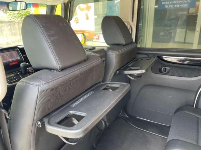 N-BOXカスタムG ターボSSパッケージ 4WD　後期型/Bluetooth/ナビ・フルセグTV/バックカメラ/両側パワスラ/ETC/エンスタ/ハーフレザーシート/純正15インチアルミホイール付き夏タイヤ装着/アルミホイール付き冬タイヤ付き/車検整備2年付/法定整備/修復歴無し 660