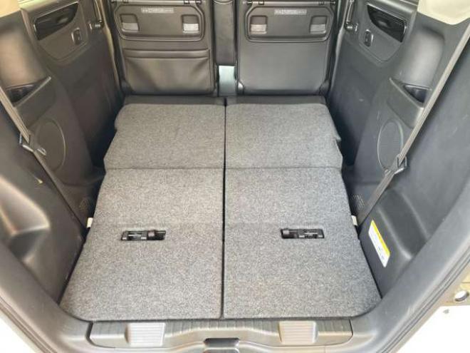 N-BOXカスタムG ターボSSパッケージ 4WD　後期型/Bluetooth/ナビ・フルセグTV/バックカメラ/両側パワスラ/ETC/エンスタ/ハーフレザーシート/純正15インチアルミホイール付き夏タイヤ装着/アルミホイール付き冬タイヤ付き/車検整備2年付/法定整備/修復歴無し 660