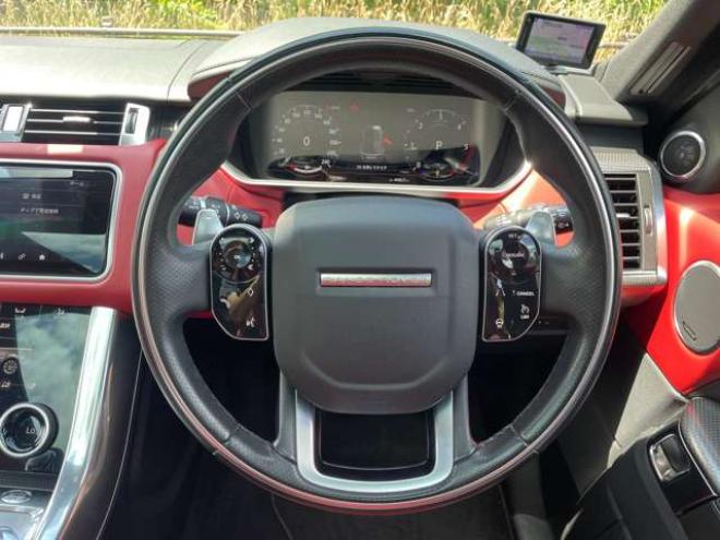 レンジローバースポーツ HSE ダイナミック (ディーゼル) 4WD　メリディアンサウンドシステム/レッドレザーシート/マトリックスLEDヘッドライト/8インチリアエンターテインメントシステム/パノラミックルーフ/22インチアルミホイール/アルミホイール付き冬タイヤ付属/修復歴無 正規輸入車 3000