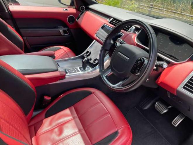 レンジローバースポーツ HSE ダイナミック (ディーゼル) 4WD　メリディアンサウンドシステム/レッドレザーシート/マトリックスLEDヘッドライト/8インチリアエンターテインメントシステム/パノラミックルーフ/22インチアルミホイール/アルミホイール付き冬タイヤ付属/修復歴無 正規輸入車 3000
