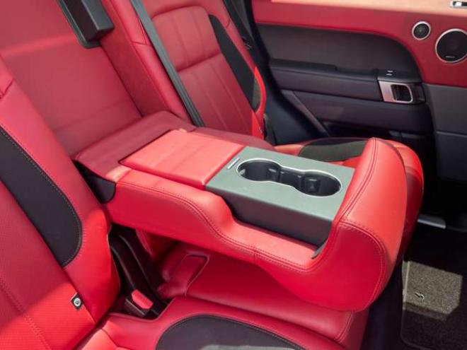 レンジローバースポーツ HSE ダイナミック (ディーゼル) 4WD　メリディアンサウンドシステム/レッドレザーシート/マトリックスLEDヘッドライト/8インチリアエンターテインメントシステム/パノラミックルーフ/22インチアルミホイール/アルミホイール付き冬タイヤ付属/修復歴無 正規輸入車 3000