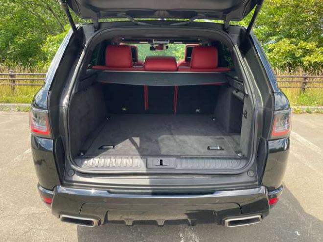 レンジローバースポーツ HSE ダイナミック (ディーゼル) 4WD　メリディアンサウンドシステム/レッドレザーシート/マトリックスLEDヘッドライト/8インチリアエンターテインメントシステム/パノラミックルーフ/22インチアルミホイール/アルミホイール付き冬タイヤ付属/修復歴無 正規輸入車 3000