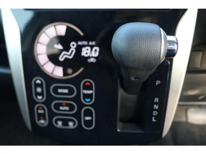 eKカスタムT 4WD　検二年　シートヒーター　社外ナビ　自社　ローンカノウ 660
