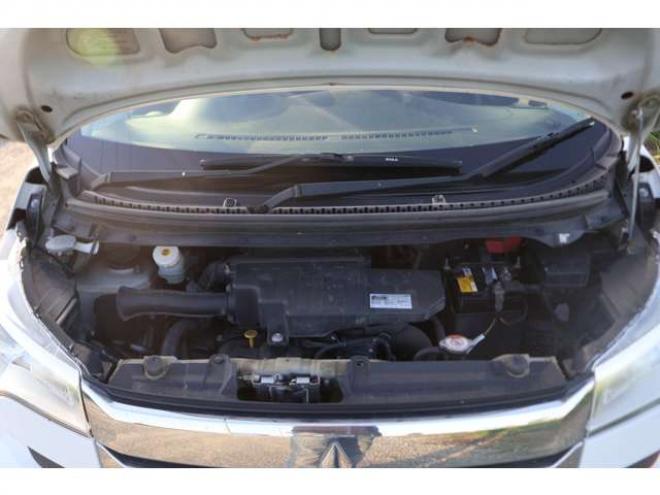 eKカスタムT 4WD　検二年　シートヒーター　社外ナビ　自社　ローンカノウ 660