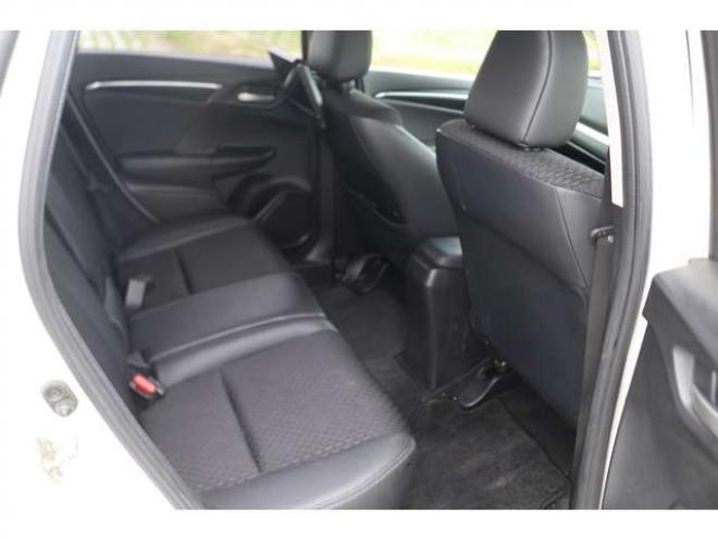 フィット1.5 ハイブリッド Lパッケージ 4WD　検R9/1　バックカメラ　BT　クルコン　エンスタ　DVD　ETC　自社　ローンカノウ 1500