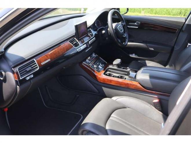 アウディA8 3.0 TFSI クワトロ 4WD　検R9/10　スーパーチャージャー　クルコン　バックカメラ　TV　パワーバックドア 正規輸入車 3000