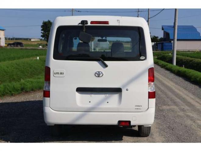 ライトエースバン1.5 GL 4WD　検1年　キーレス　自社　ローンカノウ 1500