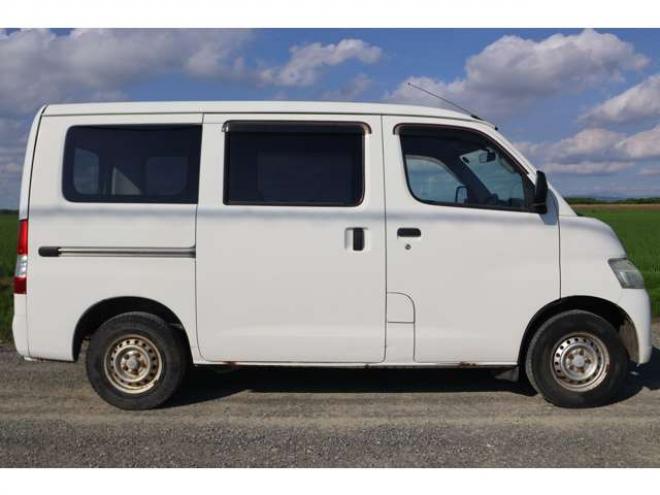 ライトエースバン1.5 GL 4WD　検1年　キーレス　自社　ローンカノウ 1500