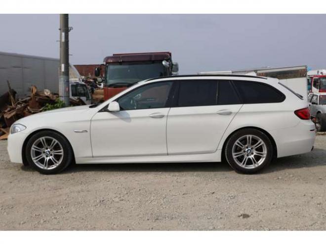 BMW5シリーズツーリング 523d ブルーパフォーマンス Mスポーツパッケージ　検二年　シートヒーター　ETC　ディーゼルターボ 正規輸入車 2WD 2000
