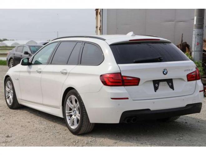 BMW5シリーズツーリング 523d ブルーパフォーマンス Mスポーツパッケージ　検二年　シートヒーター　ETC　ディーゼルターボ 正規輸入車 2WD 2000