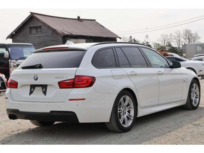 BMW5シリーズツーリング 523d ブルーパフォーマンス Mスポーツパッケージ　検二年　シートヒーター　ETC　ディーゼルターボ 正規輸入車 2WD 2000