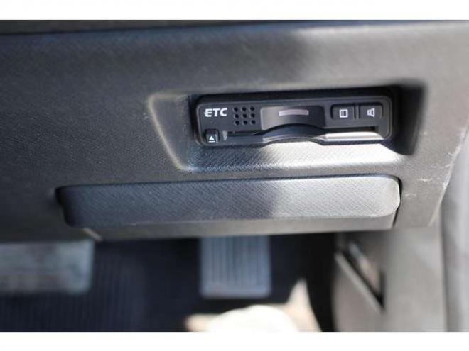 ステップワゴン2.0 スパーダ Z インターナビ セレクション 4WD　検二年　ハーフレザー　フリップダウン　自社　ローンカノウ 2000