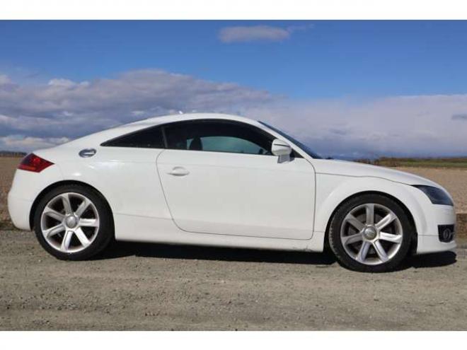 アウディTT クーペ 3.2 クワトロ 4WD　検二年　バックカメラ　ETC　自社　ローンカノウ 正規輸入車 3200
