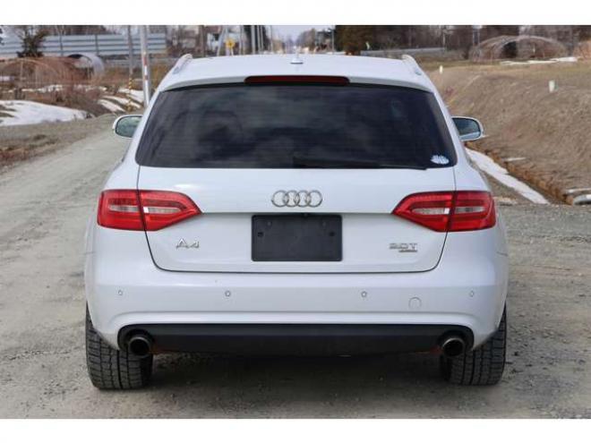 アウディA4アバント 2.0 TFSI クワトロ 4WD　検二年　後期　バックカメラ　Bluetooth 正規輸入車 2000