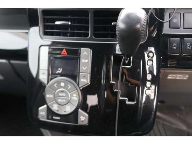 ヴォクシー2.0 ZS 煌II 4WD　検二年　バックカメラ　両側電動スライドドア　自社　ローンカノウ 2000