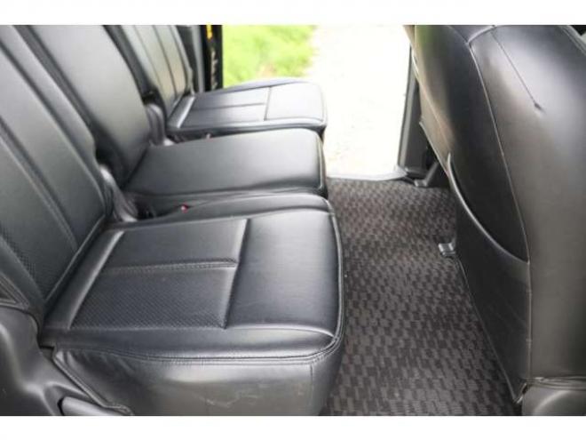 ヴォクシー2.0 ZS 煌II 4WD　検二年　バックカメラ　両側電動スライドドア　自社　ローンカノウ 2000