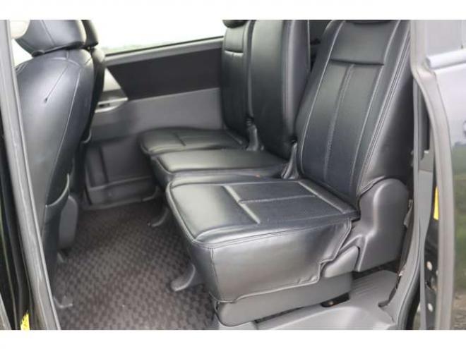 ヴォクシー2.0 ZS 煌II 4WD　検二年　バックカメラ　両側電動スライドドア　自社　ローンカノウ 2000