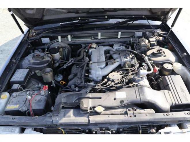 グロリアセダン 2.0 V20Eクラシック 2WD 2000