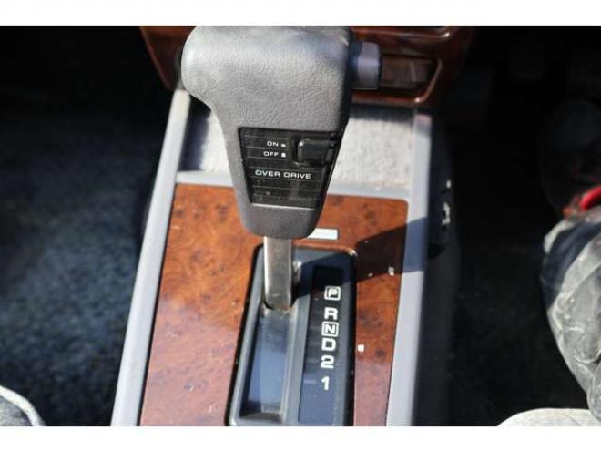 グロリアセダン 2.0 V20Eクラシック 2WD 2000