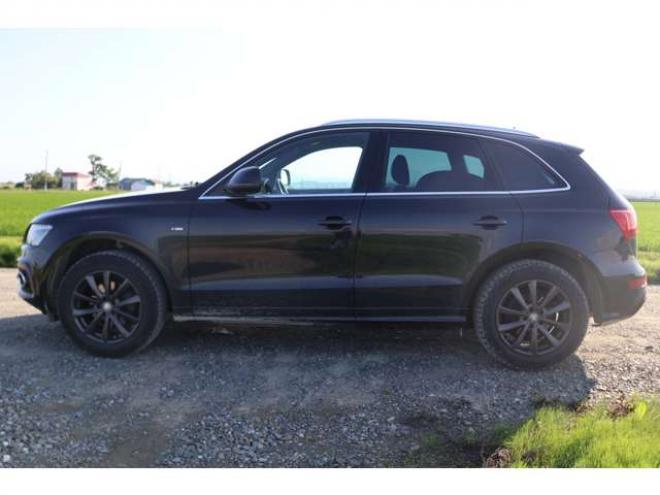 アウディQ5 2.0 TFSI クワトロ Sラインパッケージ 4WD　検R8/11　TV　バックカメラ　ハーフレザー 正規輸入車 2000