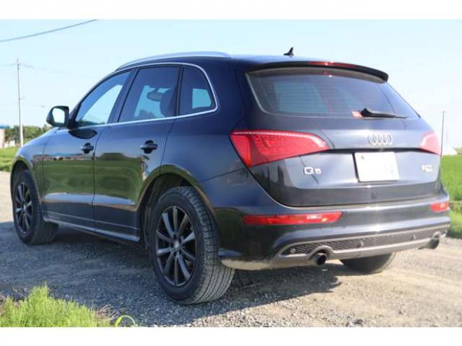 アウディQ5 2.0 TFSI クワトロ Sラインパッケージ 4WD　検R8/11　TV　バックカメラ　ハーフレザー 正規輸入車 2000