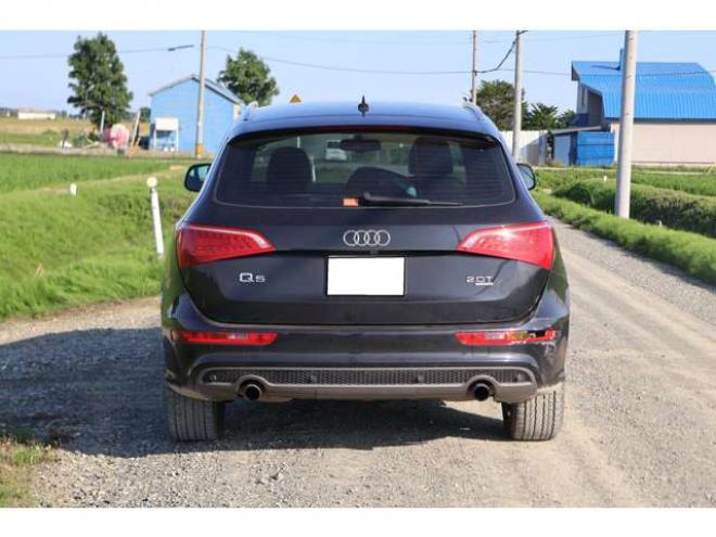 アウディQ5 2.0 TFSI クワトロ Sラインパッケージ 4WD　検R8/11　TV　バックカメラ　ハーフレザー 正規輸入車 2000