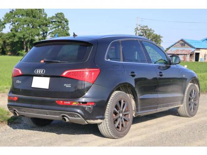 アウディQ5 2.0 TFSI クワトロ Sラインパッケージ 4WD　検R8/11　TV　バックカメラ　ハーフレザー 正規輸入車 2000