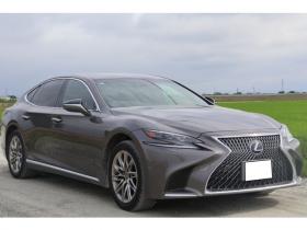 レクサス　LS 500h バージョンL 4WD　検2年　ワンオーナー　サンルーフ　パドルシフト　シートヒーター　パワーバックドア　パノラミックビューモニター 3500