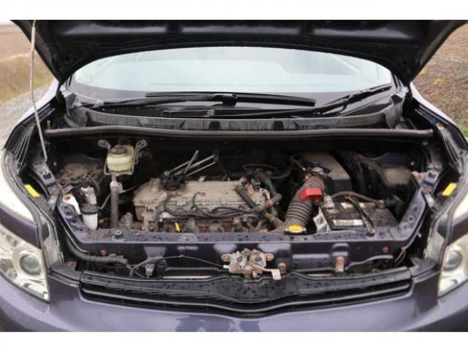 ヴォクシー2.0 Z 4WD　検二年 2000