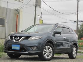 エクストレイル　2.0 20X エマージェンシーブレーキパッケージ 2列車 4WD　LEDヘッドライト&フォグ ナビフルセグTV Bカメラ BIuetooth レザーシート&ヒーター スマートキー Pスタート ETC 純正アルミ 記録簿 冬タイヤ+アルミ積込み 1年間走行無制限保証付 2000
