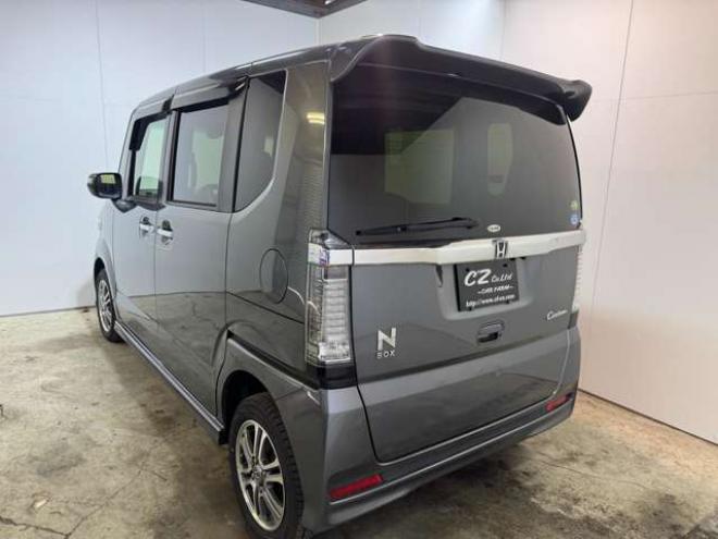 N-BOXカスタムG Lパッケージ 4WD　ナビ　TV　Bluetooth　両側Pスライドドア 660
