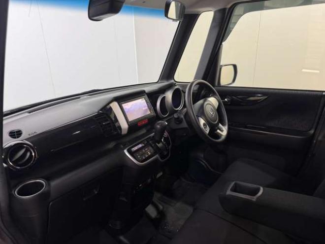 N-BOXカスタムG Lパッケージ 4WD　ナビ　TV　Bluetooth　両側Pスライドドア 660