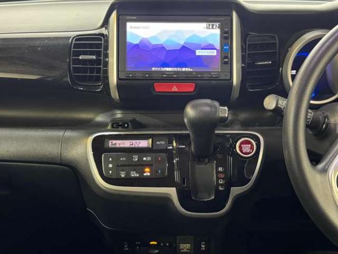 N-BOXカスタムG Lパッケージ 4WD　ナビ　TV　Bluetooth　両側Pスライドドア 660