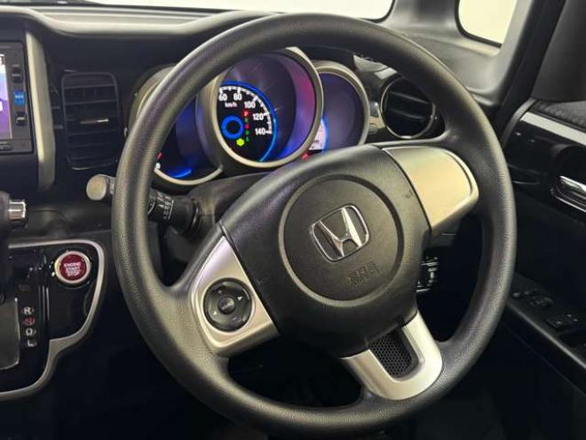 N-BOXカスタムG Lパッケージ 4WD　ナビ　TV　Bluetooth　両側Pスライドドア 660
