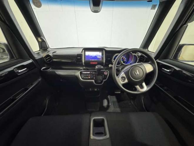 N-BOXカスタムG Lパッケージ 4WD　ナビ　TV　Bluetooth　両側Pスライドドア 660