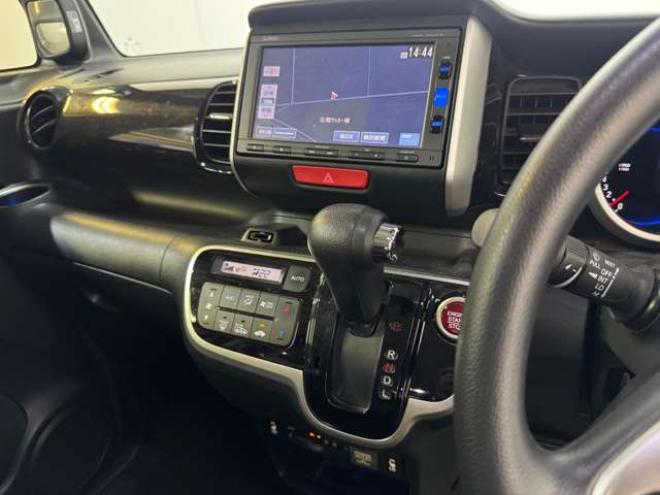 N-BOXカスタムG Lパッケージ 4WD　ナビ　TV　Bluetooth　両側Pスライドドア 660