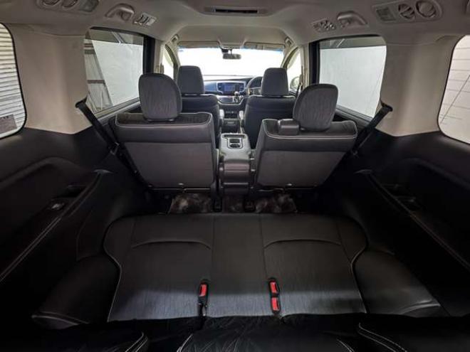 オデッセイ2.4 アブソルート 4WD　ナビ　TV　Bカメラ　Bluetooth　Pスライド 2400