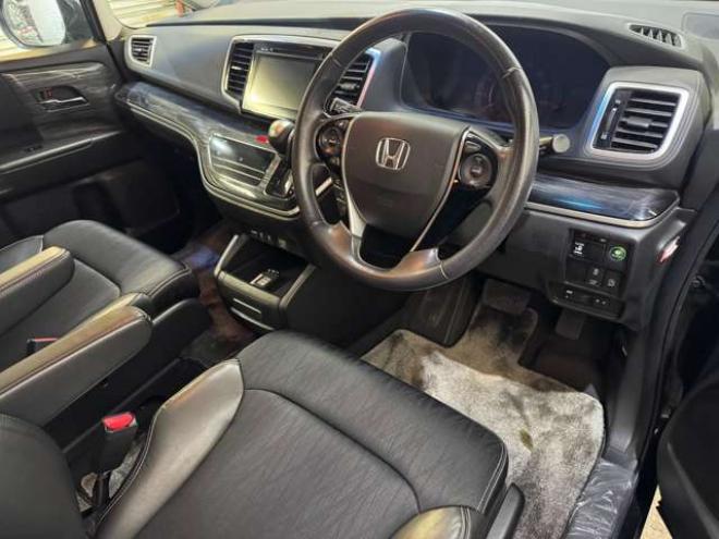 オデッセイ2.4 アブソルート 4WD　ナビ　TV　Bカメラ　Bluetooth　Pスライド 2400