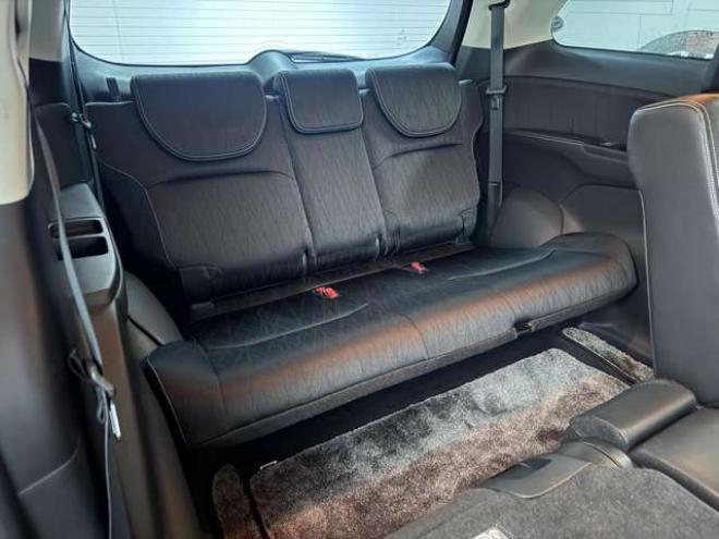 オデッセイ2.4 アブソルート 4WD　ナビ　TV　Bカメラ　Bluetooth　Pスライド 2400