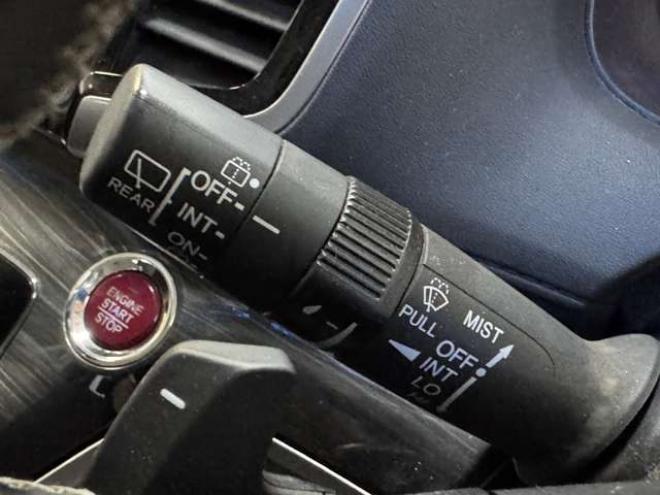オデッセイ2.4 アブソルート 4WD　ナビ　TV　Bカメラ　Bluetooth　Pスライド 2400