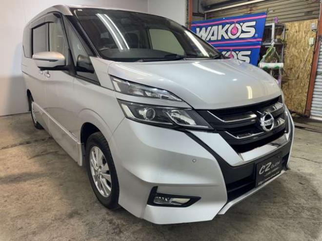 セレナ2.0 ハイウェイスター 4WD　ナビ　TV　アラウンドビュー　Bluetooth　両側Pスライド　Egスターター 2000