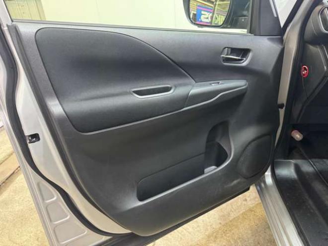 セレナ2.0 ハイウェイスター 4WD　ナビ　TV　アラウンドビュー　Bluetooth　両側Pスライド　Egスターター 2000