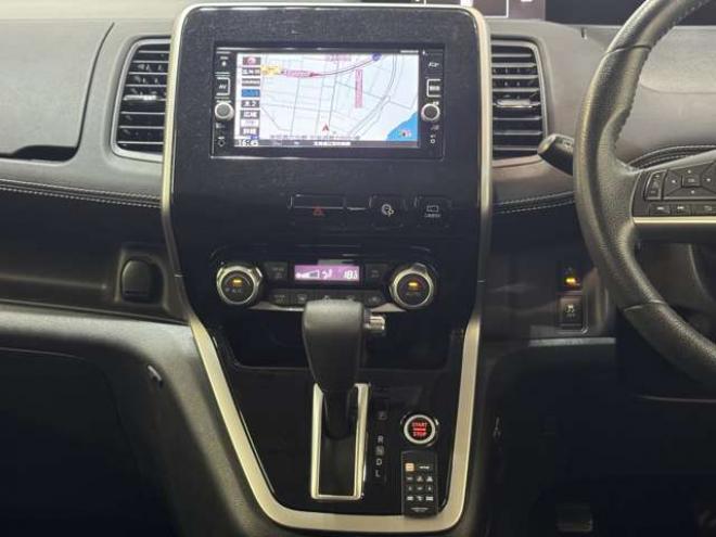 セレナ2.0 ハイウェイスター 4WD　ナビ　TV　アラウンドビュー　Bluetooth　両側Pスライド　Egスターター 2000